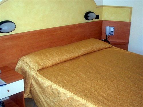 Hotel Fontana Rubiera Extérieur photo