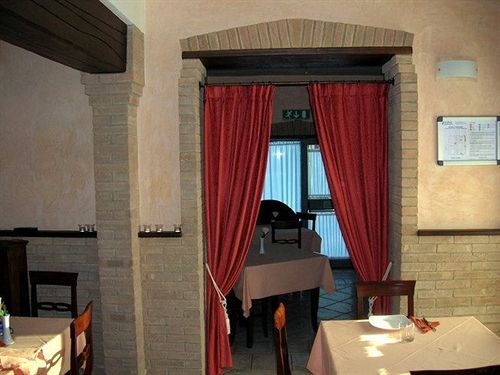 Hotel Fontana Rubiera Extérieur photo